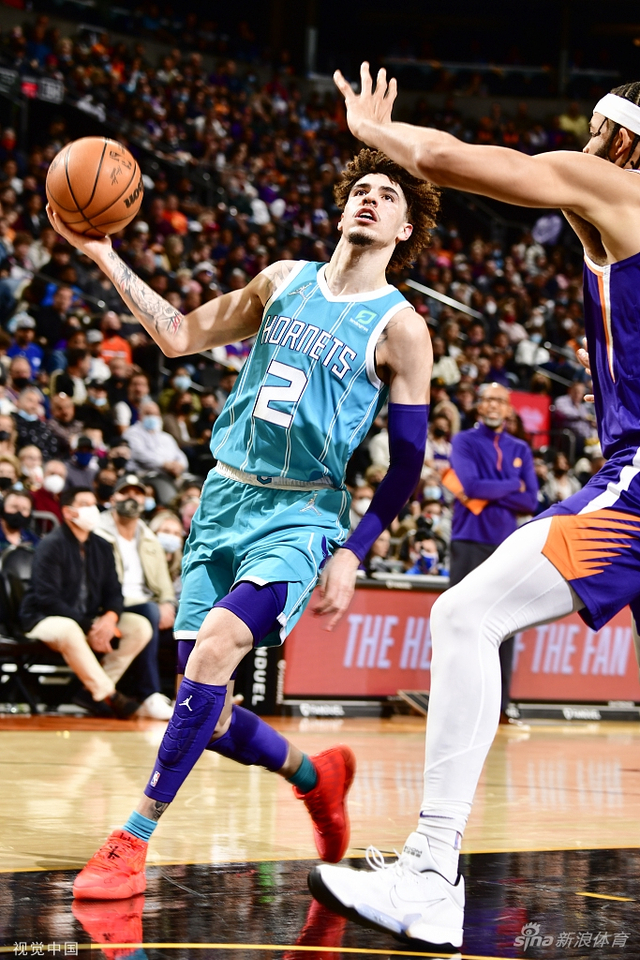 发挥亮眼 发挥亮眼