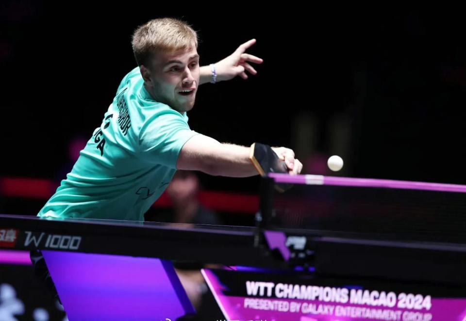 更是一个新 更是一个新